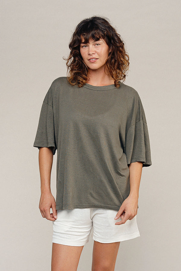 Buckeye 100% Everyday Hemp Tee | Jungmaven Hemp Clothing & Accessories / model_desc: Sydney is 5’8” wearing S