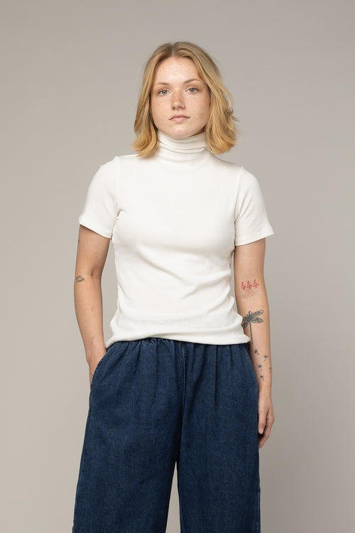 Dash Tee | Jungmaven Hemp Clothing & Accessories / model_desc: Abigail is 5’4” wearing S