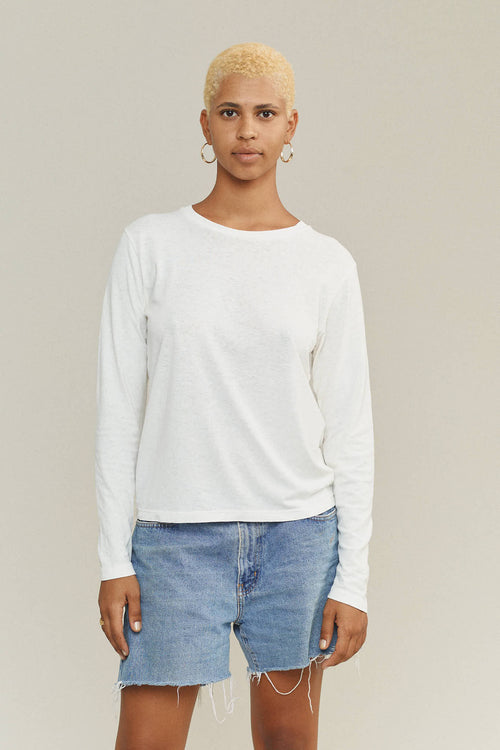 Encanto Long Sleeve Tee | Jungmaven Hemp Clothing & Accessories / model_desc: Naya is 5’9” wearing S